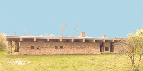 langgestreckter Flachbau- Bildhauerhaus aus den 60iger Jahren -KünstlerInnenrefugium im Burgenland