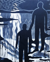 Druckgrafik: schwarz , weiß und blau. Im Vordergrund sind 2 schwarze menschliche Figuren; im Hintergrund Naturstrukturen schwarz,weiß und blau mit schemenhaften menschlichen weißen Gestalten.